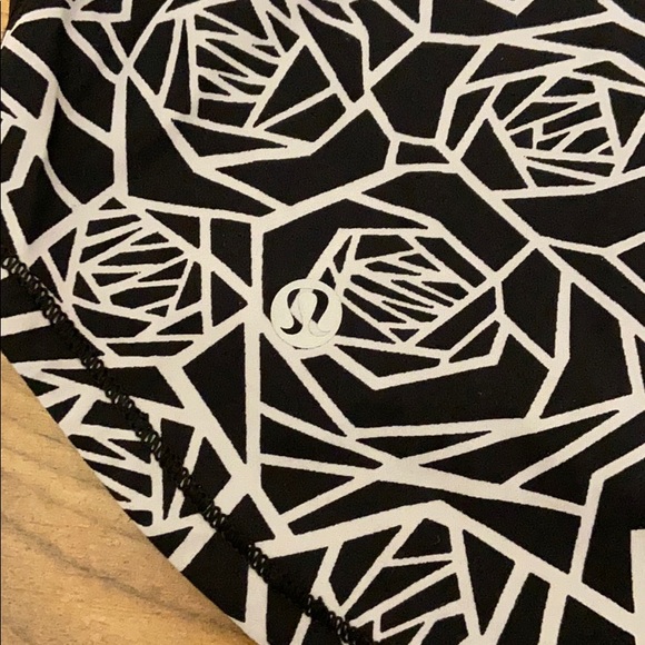 Lululemon Inspire Tank - Picture 3 of 3